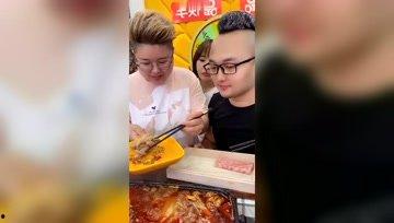 娱乐吃瓜酱英文,Entertainment Gossips: The Buzz and Drama Unveiled by 'Eating Melon Sauce'